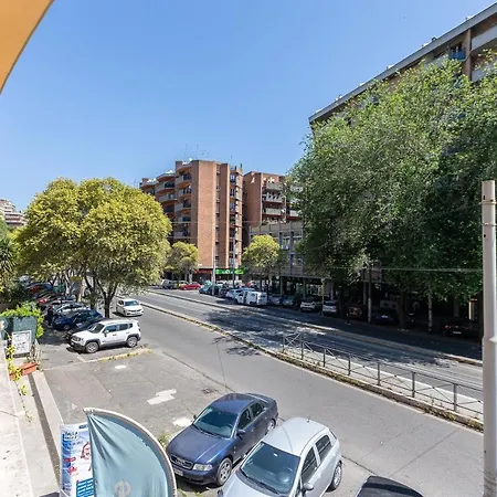 Amazing Viale Trastevere With Terrace Rom