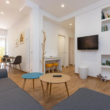 Apartment Amazing Viale Trastevere With Terrace Rom