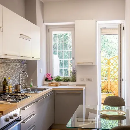 Amazing Viale Trastevere With Terrace Apartment Rom
